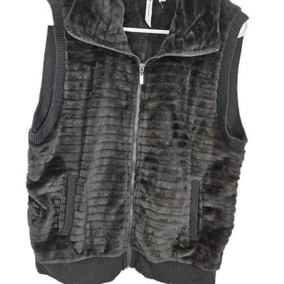 Cable & Gauge Jackets & Blazers - Cable & Guage LARGE Mock Neck Black Faux Fur Vest Soft Plush LAGENLOOK Cozy Goth